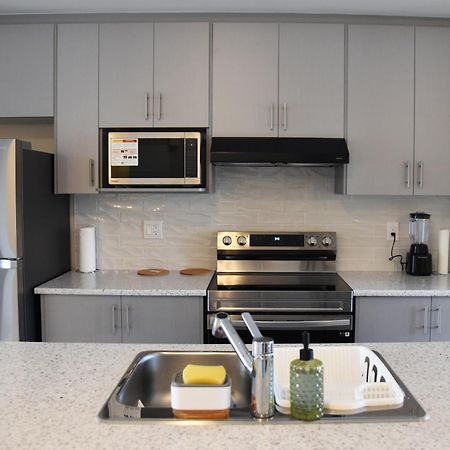 Have Whole House To Yourself Thorold Екстериор снимка